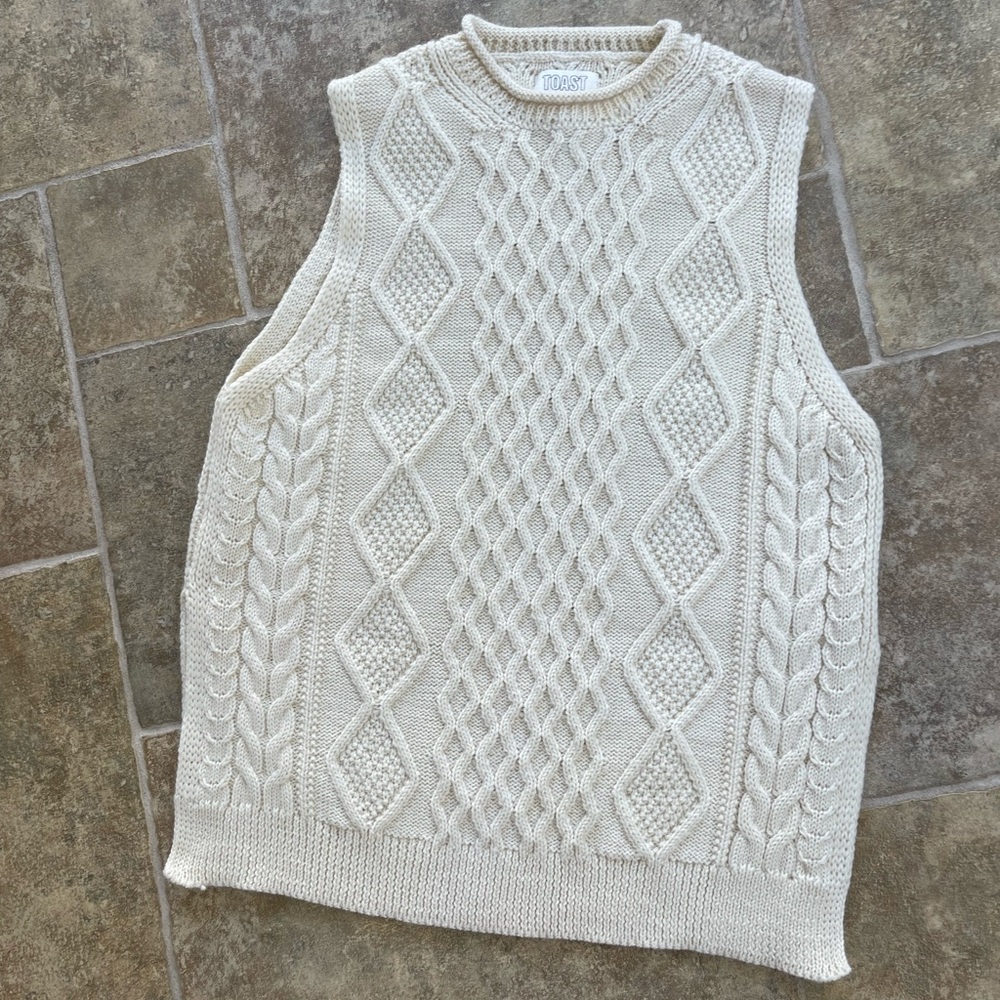 Toast Sweater 100% Wool Ireland Sleeveless Cable Knit Side Slits M-L